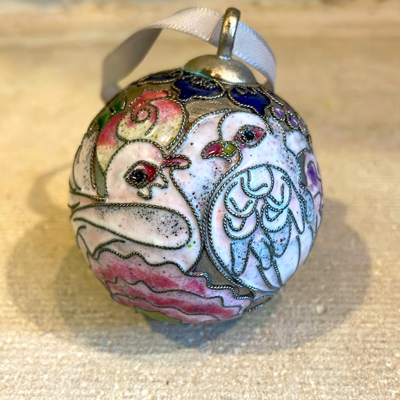 Vintage Nyco Cloisonne Christmas Round Ball Ornament Turtle Doves Silver Enamel - Picture 3 of 14
